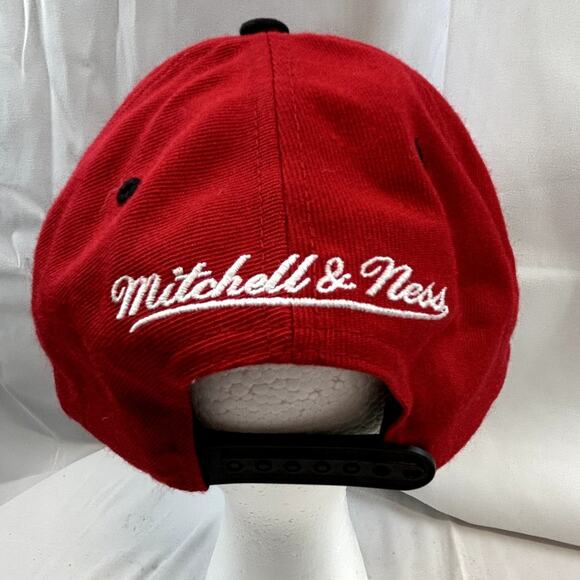 Chicago BULLS Cap Mitchell & Ness Red Retro gray bill Vietnam wool blend - Picture 2 of 8